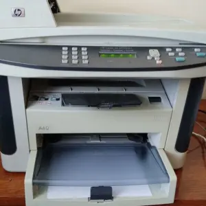 Принтер -сканер -копир HP M1522n