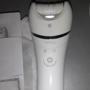 Эпилятор Phillips BRE700/00 аккумулятор