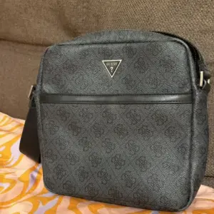 Сумка guess мужская кросс боди