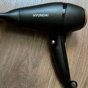 Фен для волос Hyundai H-HD0767