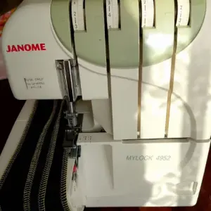Оверлок Janome