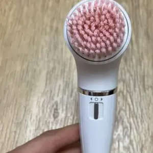 Щетка для чистки лица Braun массажная