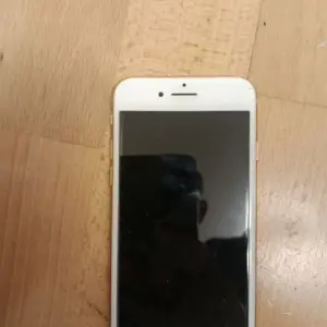 iPhone 8, 64 ГБ, 1 SIM